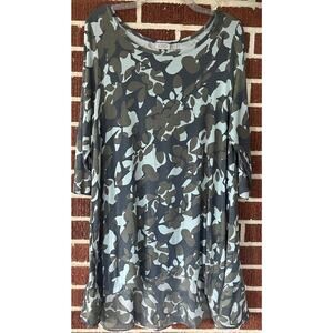 LOGO by Lori Goldstein Tunic with Pockets and Ruffled Hem In Back Size 1X